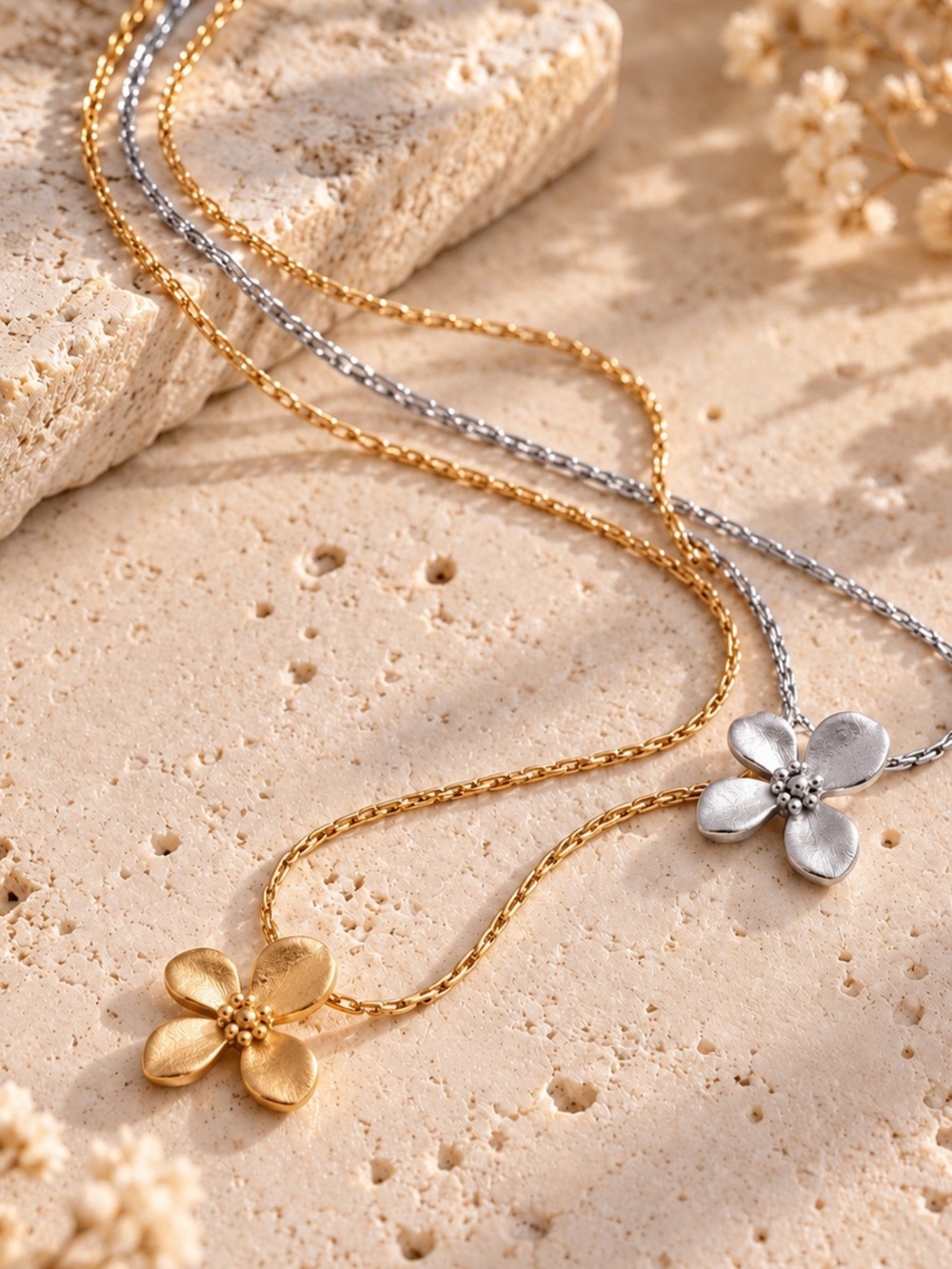 Cute Floral Pendant Necklace